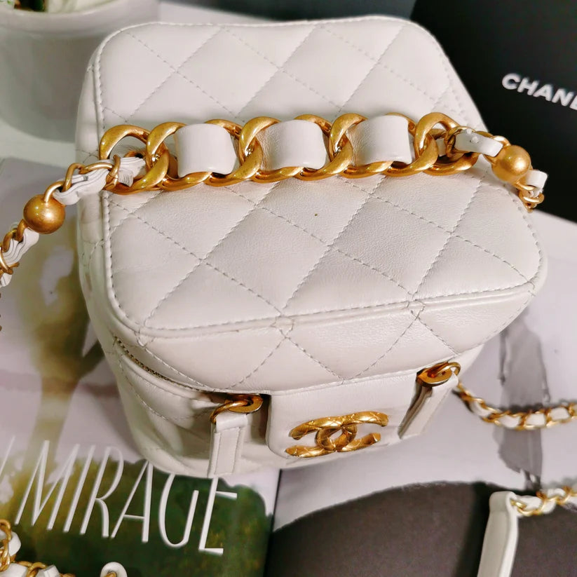 Chanel Chain Bar Vanity with Chain 22S Quilted Calfskin Small Coeur Cult Core
