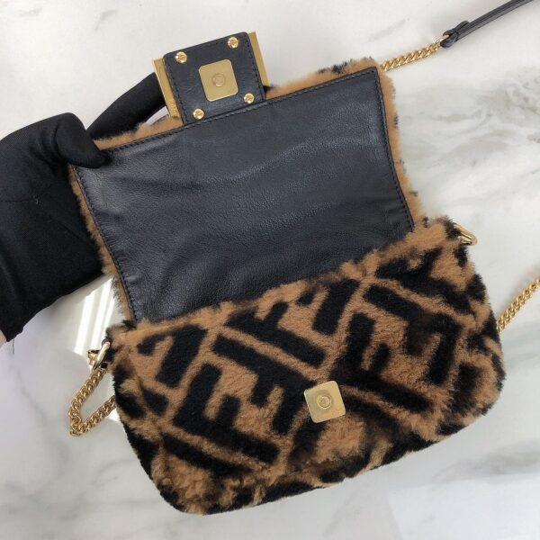 Fendi mini baguette, gold hdw Coeur Cult Core