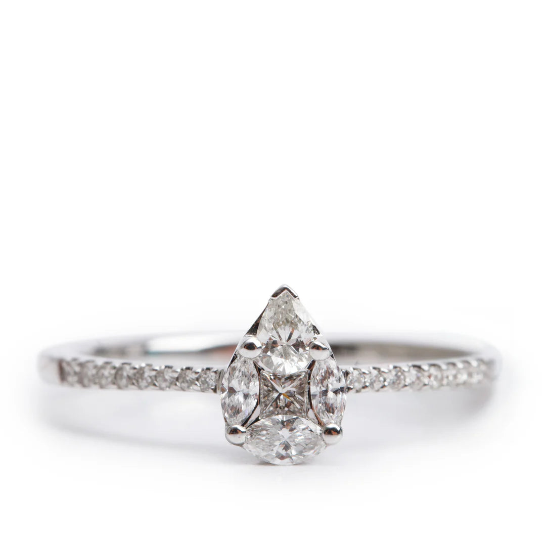 Effy 18k White Gold Cluster Diamond Ring, Size 7 w/ Box Coeur Cult Core
