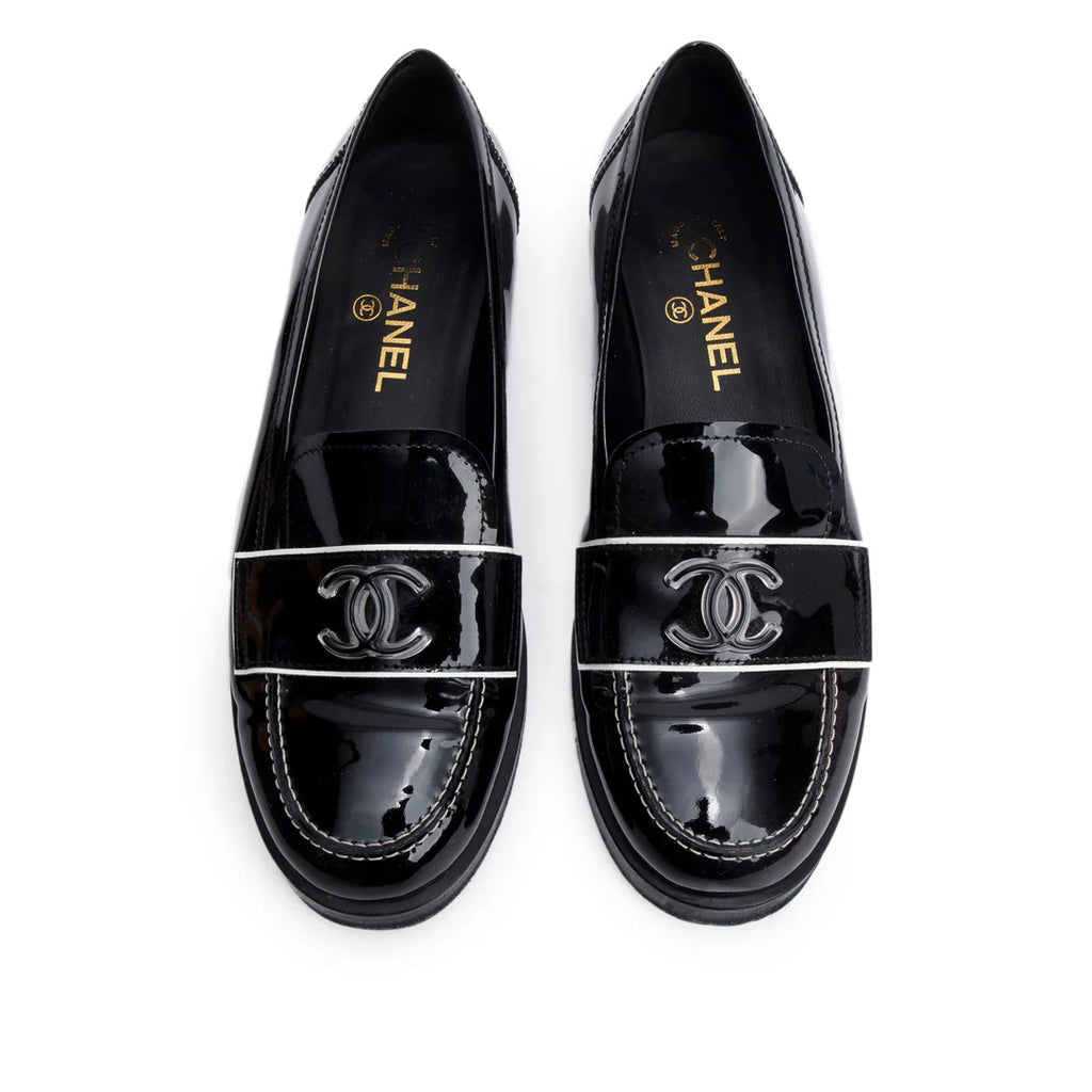 Black Patent Leather CC Logo Loafer, Size 40