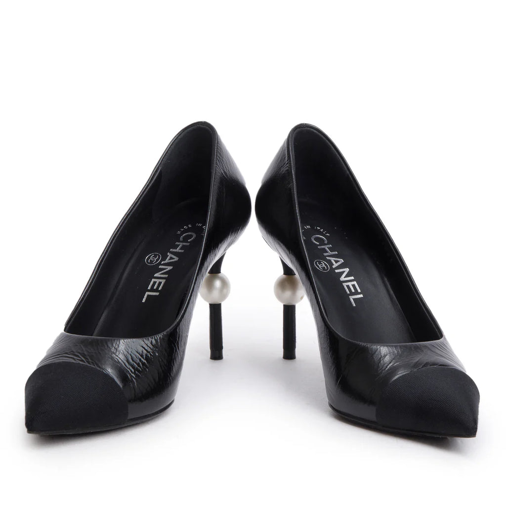 Black Goatskin Grosgrain Cap Toe Faux Pearl CC Pumps, Size 36 w/ Box