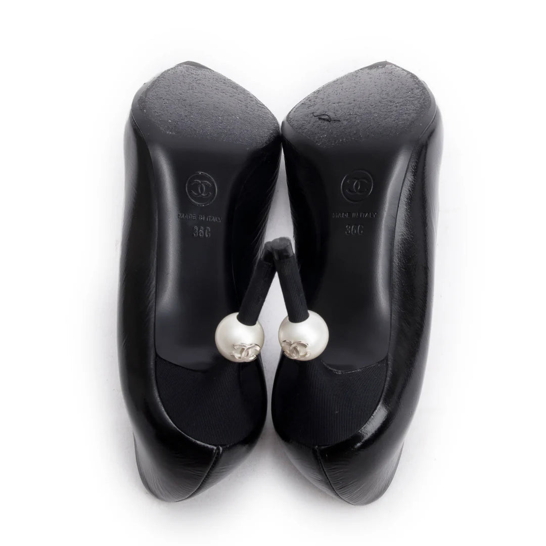 Black Goatskin Grosgrain Cap Toe Faux Pearl CC Pumps, Size 36 w/ Box