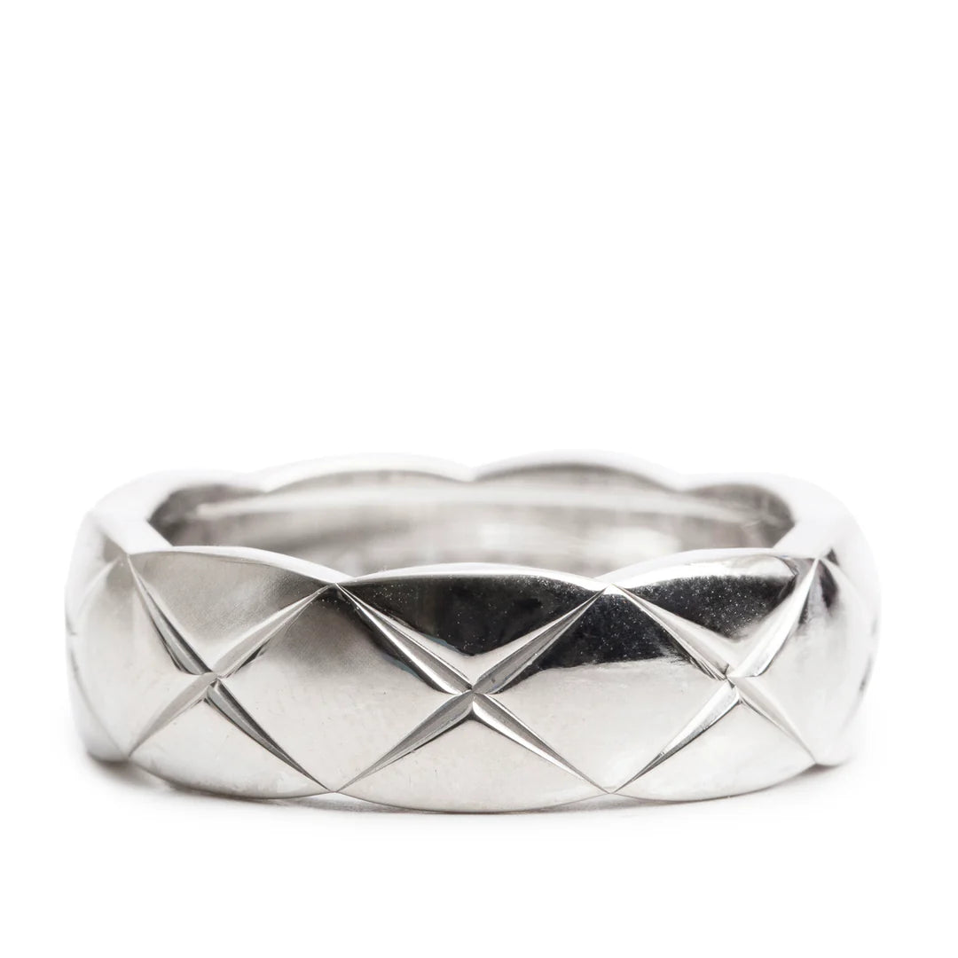 18k White Gold Quilted Coco Crush Band Ring, Size 57 8, Small Version w/ Box