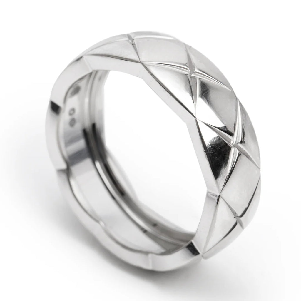 18k White Gold Quilted Coco Crush Band Ring, Size 57 8, Small Version w/ Box