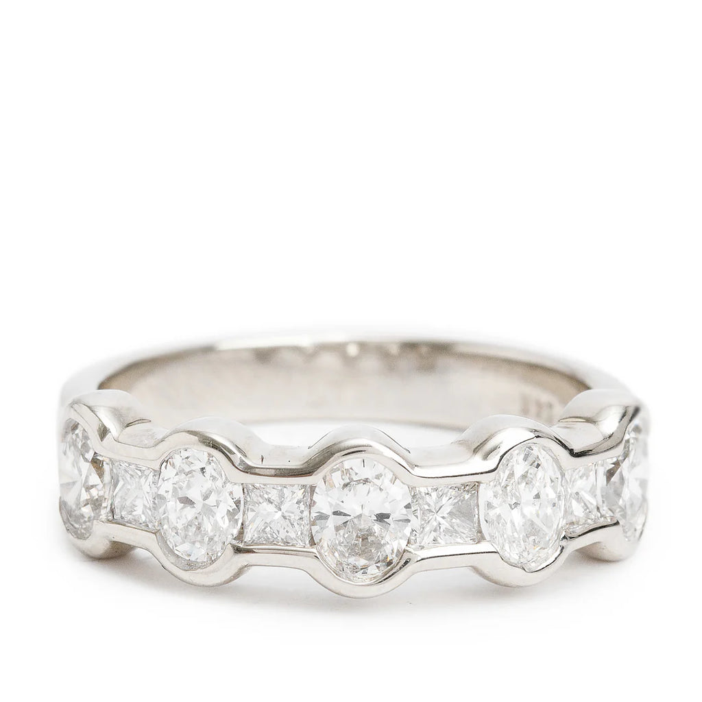 14k White Gold Diamond Band Ring, Size 6.5