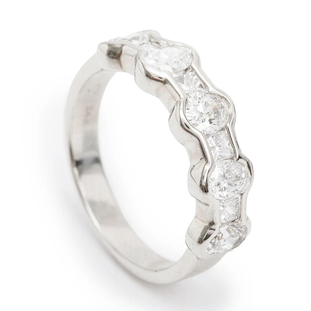 14k White Gold Diamond Band Ring, Size 6.5