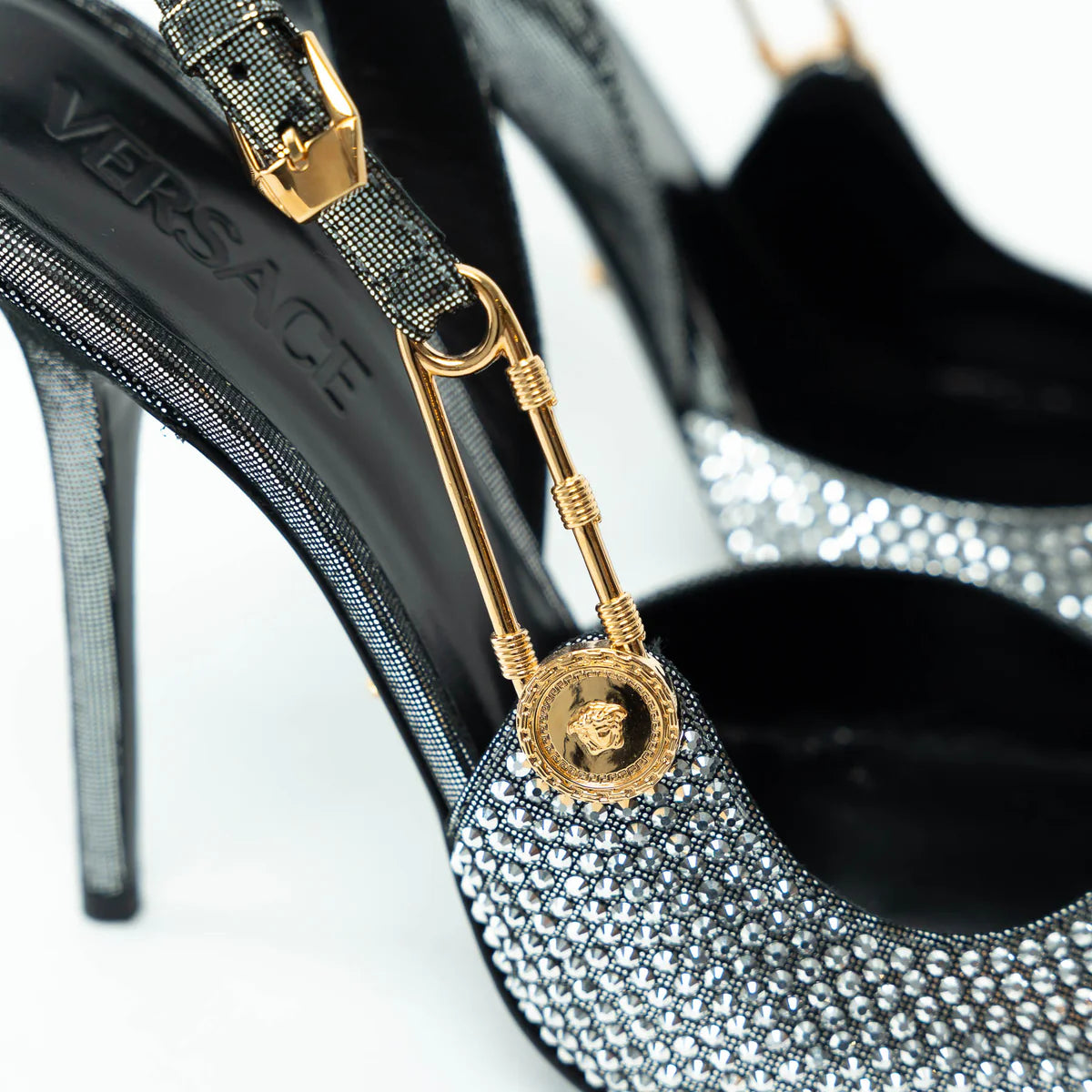 Versace Silver Crystal Embellished Slingback Pumps Size 40 Coeur Cult Core