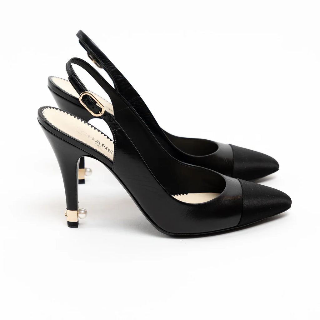 Pre-Loved Chanel™ Black Calfskin Leather Velvet Tip Slingback Sandals Size 39