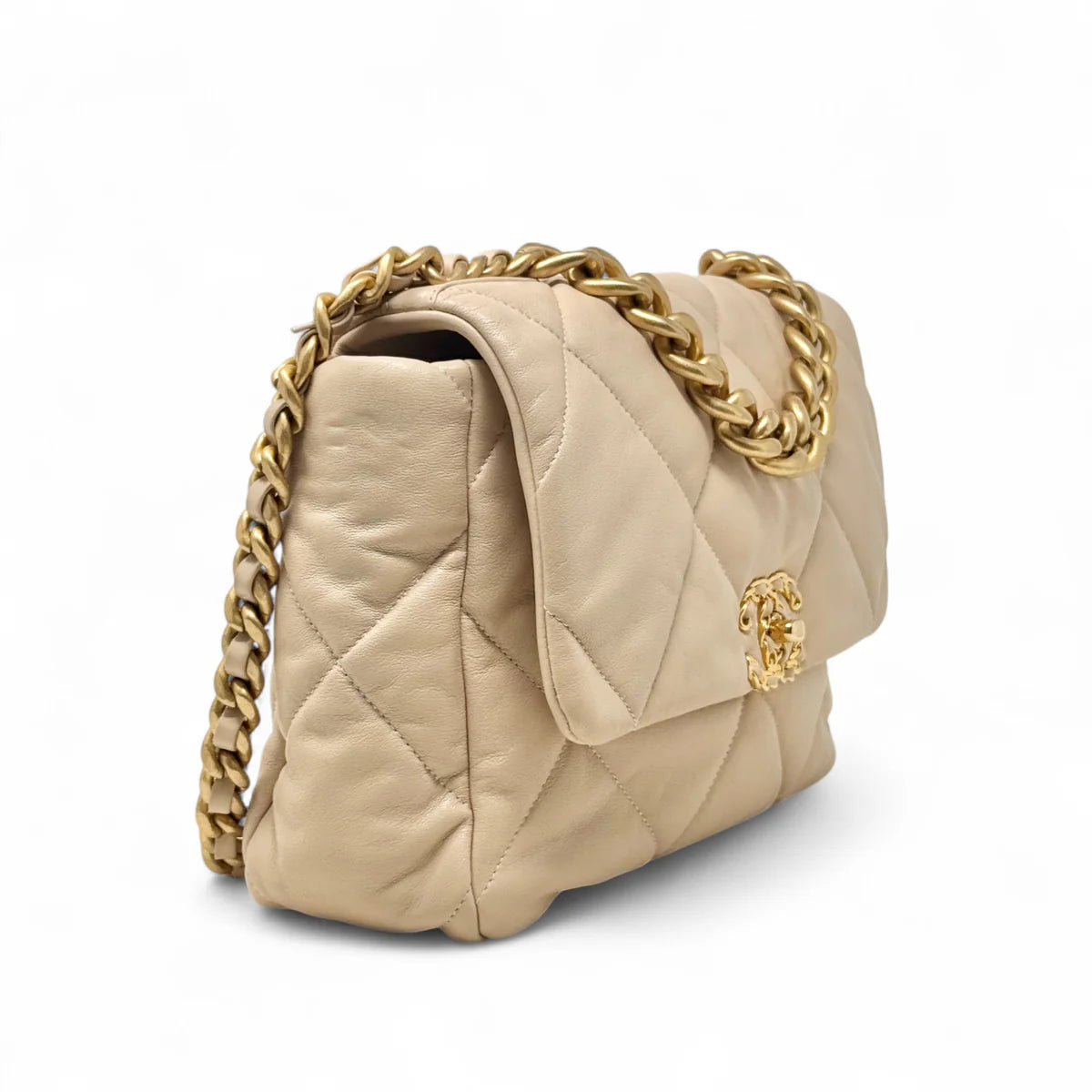 Chanel 19 Beige Medium Flap Coeur Cult Core