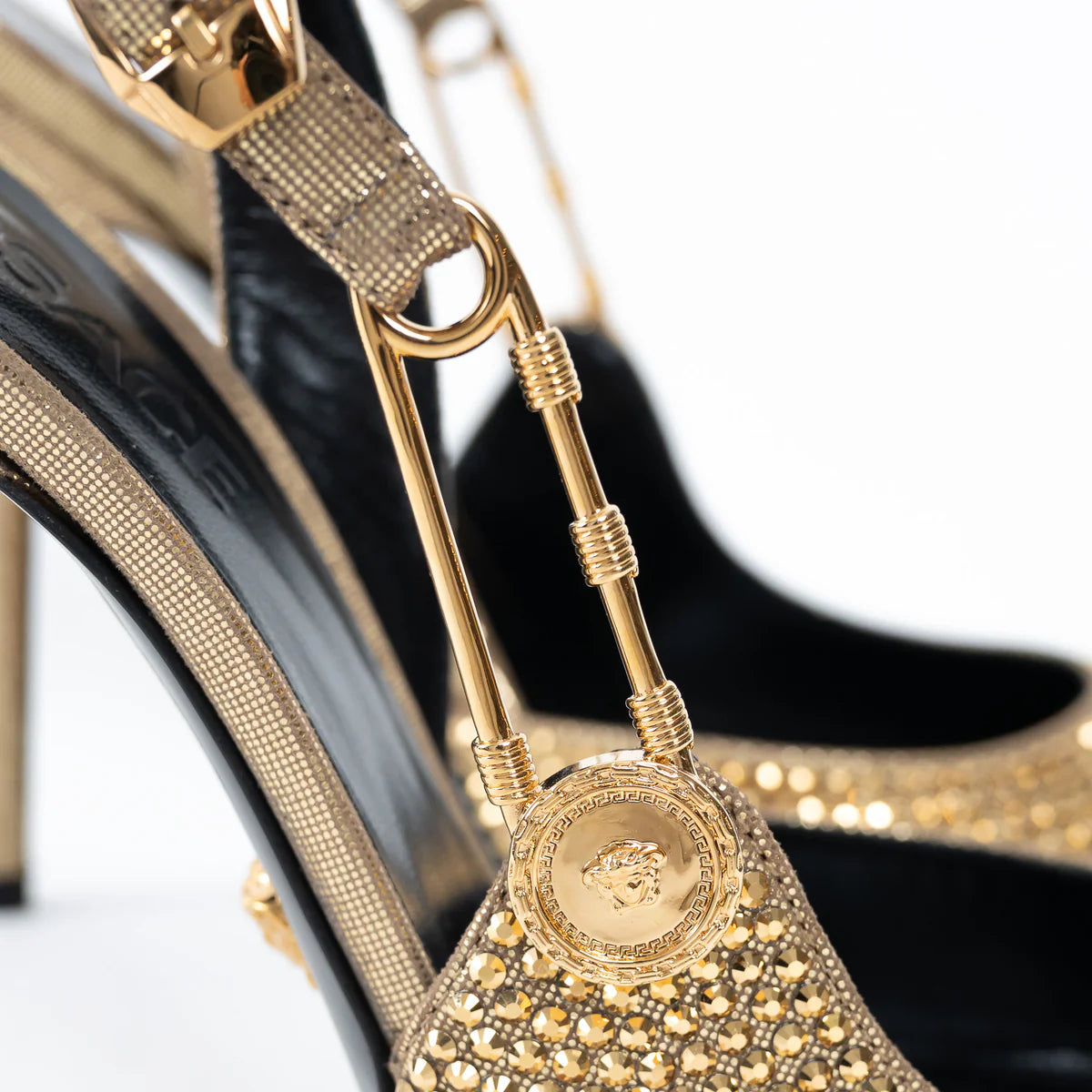 Versace Gold Crystal Embellished Slingback Pumps Size 40 Coeur Cult Core