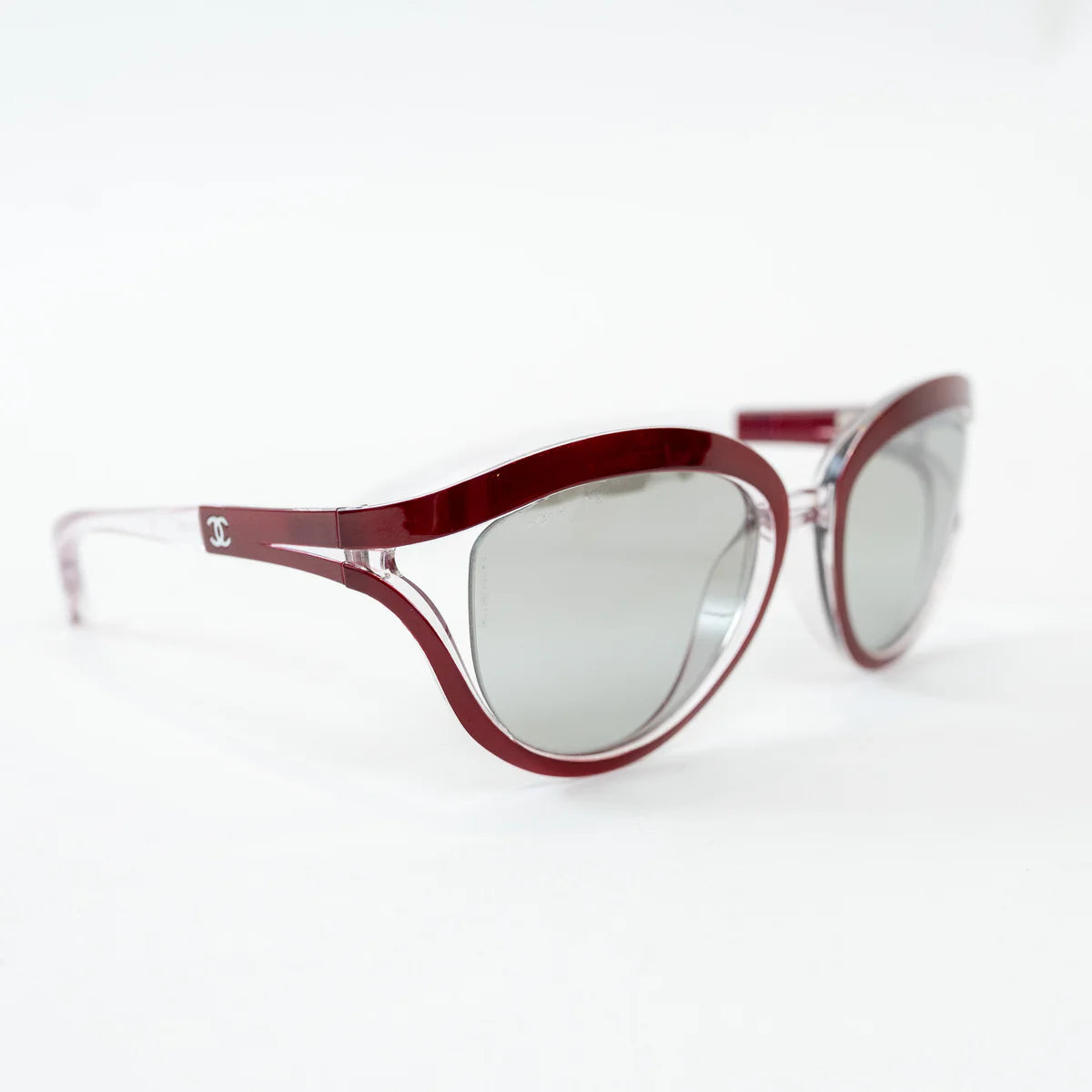 Pre-Loved Chanel™ Clear Cateye Sunglasses with Red Accents Coeur Cult Core