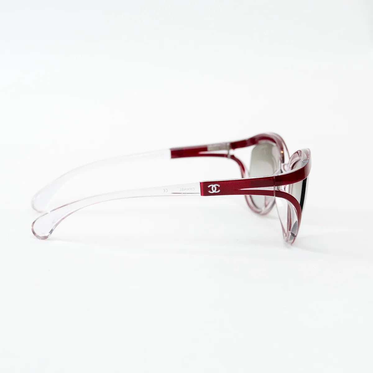 Pre-Loved Chanel™ Clear Cateye Sunglasses with Red Accents Coeur Cult Core