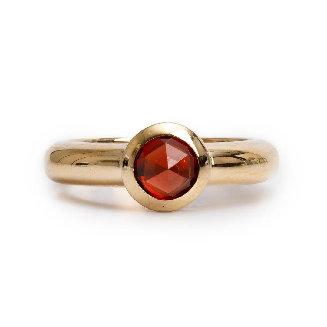 18k Yellow Gold Garnet Ring, Size 6.5
