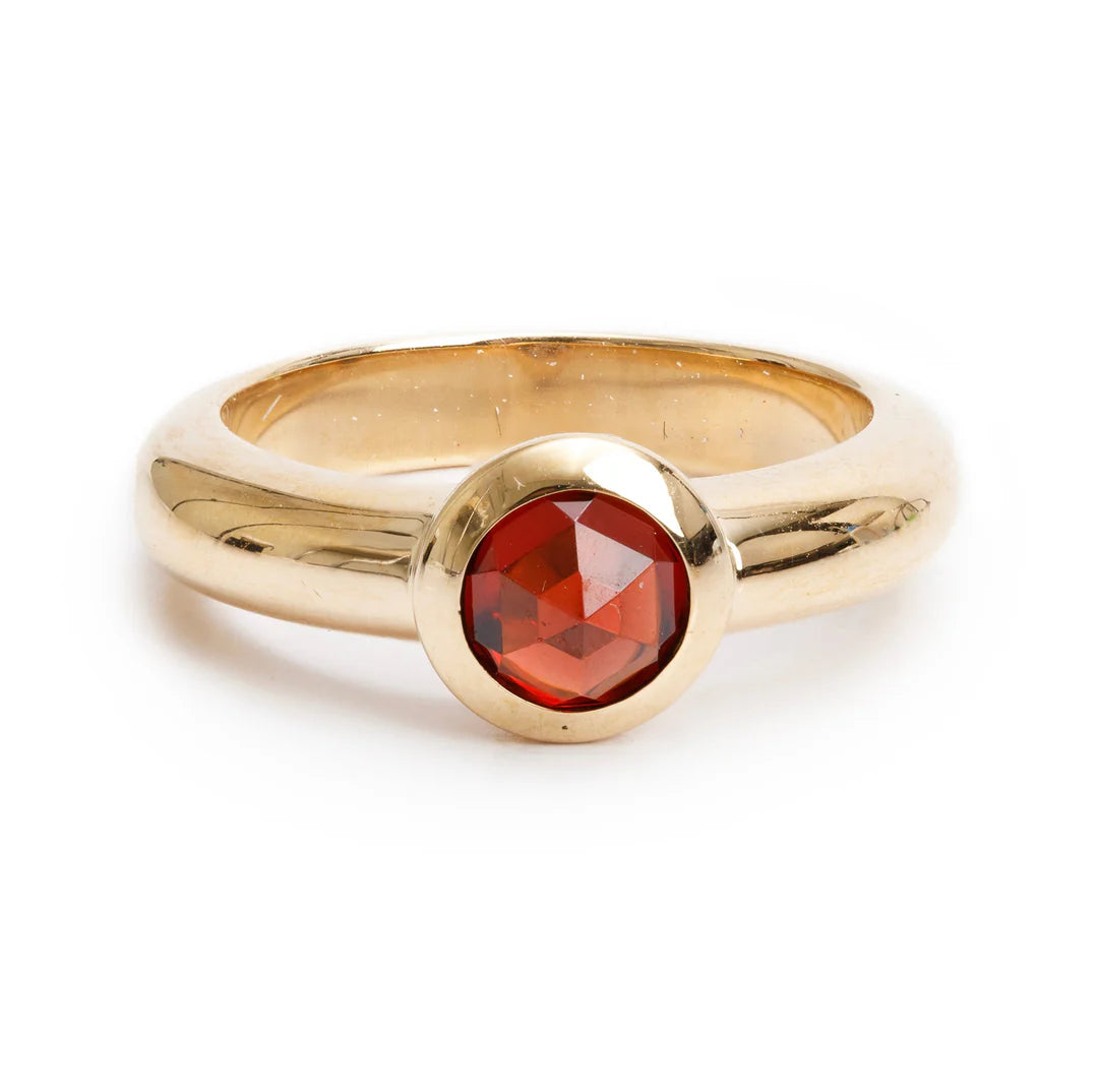 18k Yellow Gold Garnet Ring, Size 6.5