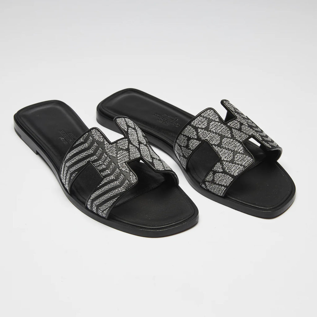 Hermes Limited Edition Silver Embroidered Oran Sandals Size 35
