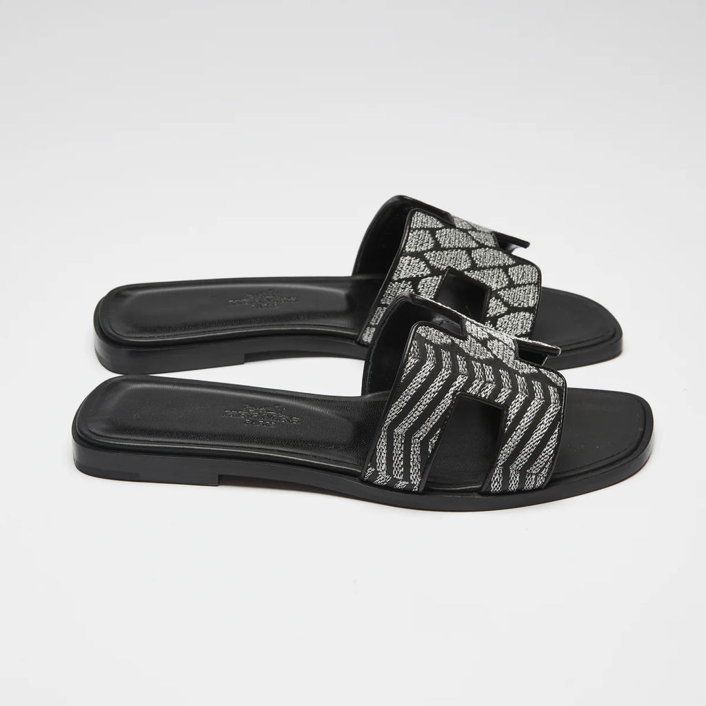 Hermes Limited Edition Silver Embroidered Oran Sandals Size 35