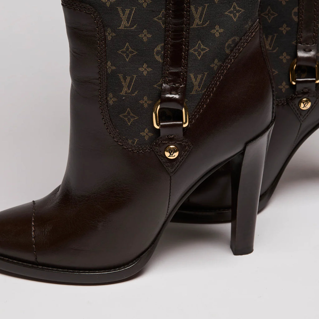 LV Brown Canvas and Leather Boots Size 37 Coeur Cult Core